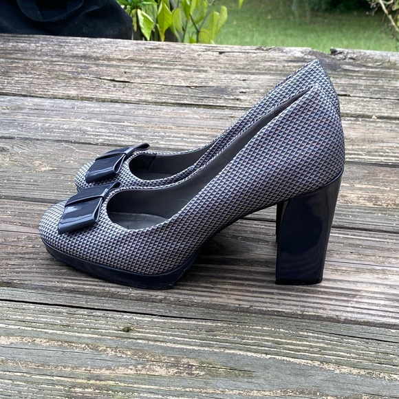 Ann Marino silver gray pumps sz 10 block heel fabric upper with bow - Picture 12 of 16